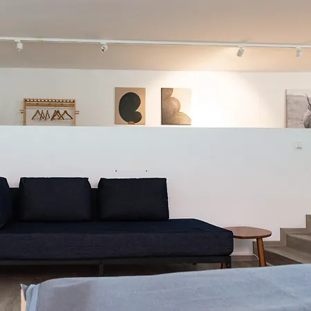 Retro-urban In Der Bregenzer Fussgaengerzone *