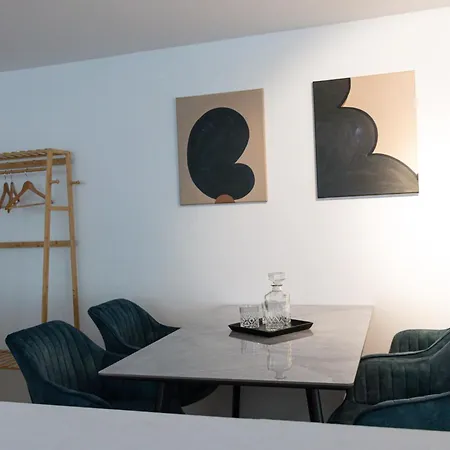 Retro-urban In Der Bregenzer Fussgaengerzone Appartement